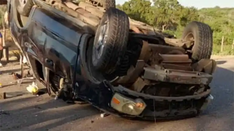 Dos jóvenes futbolistas muertos y 4 lesionados tras volcamiento de una Ford Explorer en la Falcón-Zulia