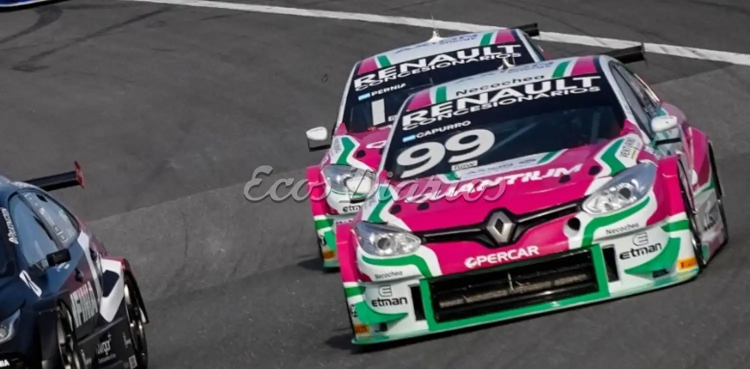 Matías Capurro a bordo de su Renault