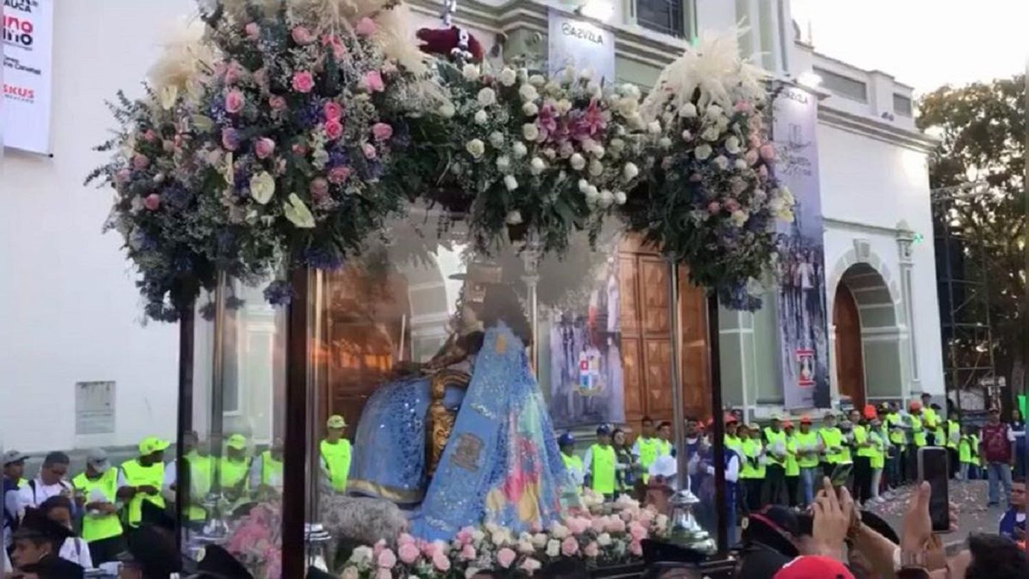 DEVOCIÓN POR LA DIVINA PASTORA: Lara se desborda y la celebra (+Fotos y videos)