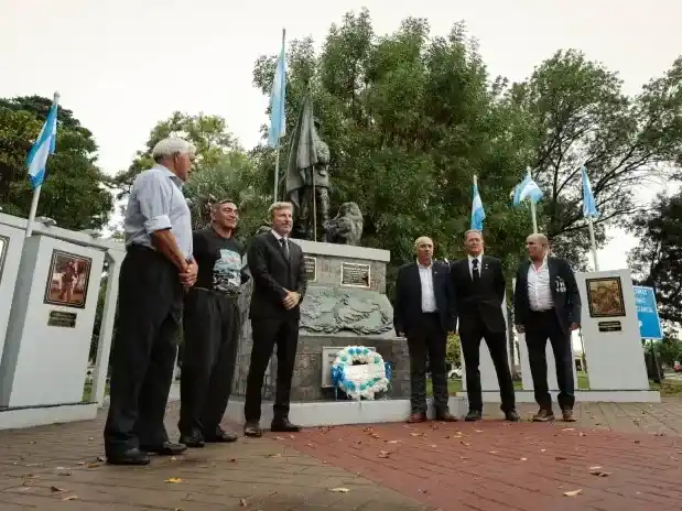 Frigerio encabezó el acto por el Día del Veterano y de los Caídos en la Guerra de Malvinas en General Galarza