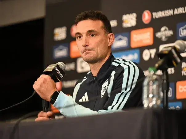 Scaloni quedó conforme con el rendimiento y el estado físico de los jugadores que salieron de lesiones. Foto:@Argentina ·