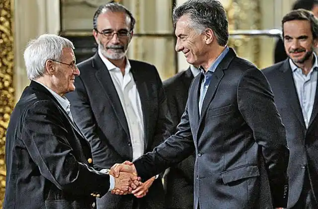  Gobierno y gremios firmaron acuerdo para canalizar u$s 15.000 millones