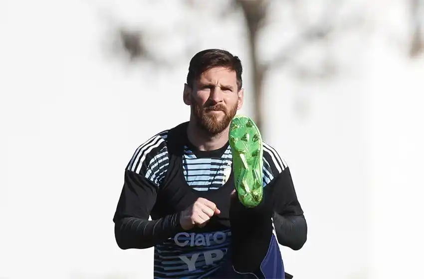 Se filtró La nueva camiseta pre-match de la Selección Argentina para el Mundial de Qatar 2022