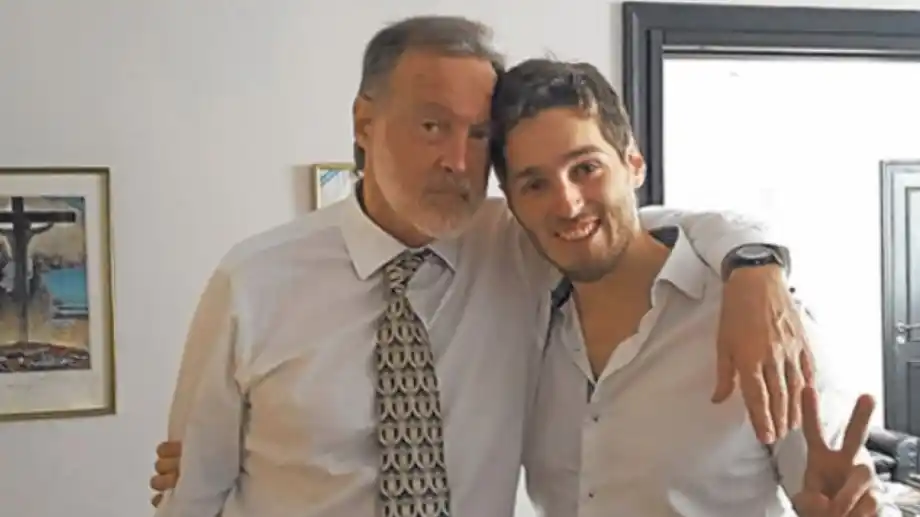 El hijo de Rafael Bielsa fue designado en el Ministerio de Salud con un salario mensual de más de 200 mil pesos