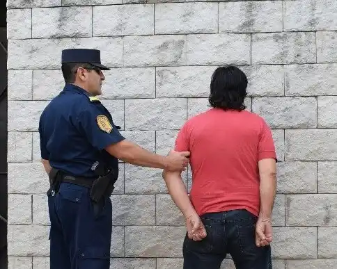 Rescataron a una mujer que pedía auxilio desde el balcón 