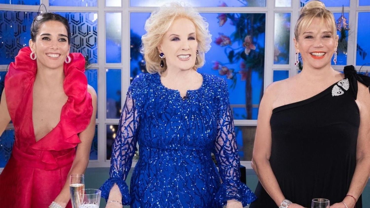Marcela Tinayre reemplazaría a Juana Viale en “La Noche de Mirtha”