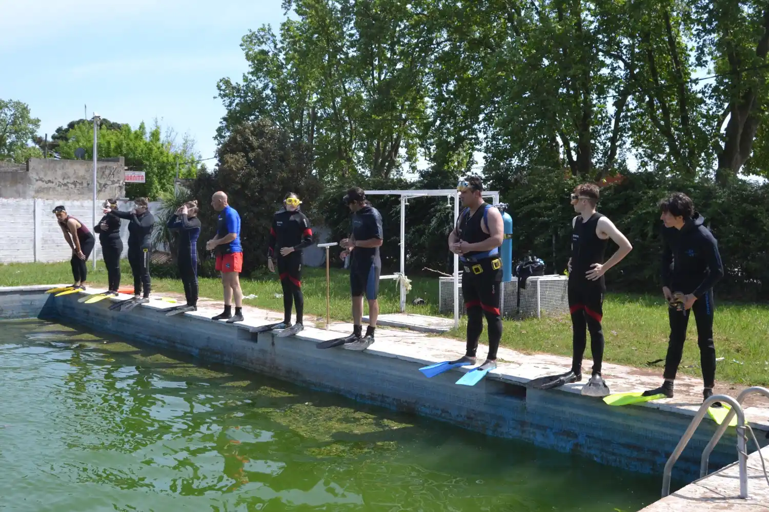 Curso de buceo para bomberos para conformar una brigada de rescate