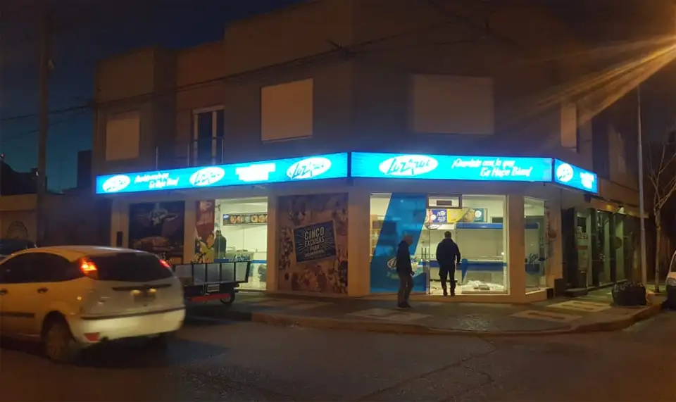 Luz Azul inaugura su segunda sucursal en Tandil en 4 de Abril y Belgrano