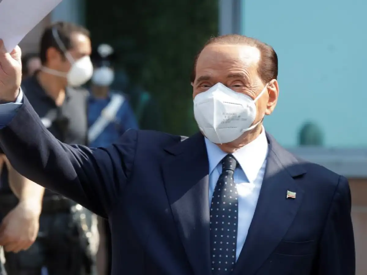 Berlusconi internado por problemas cardíacos