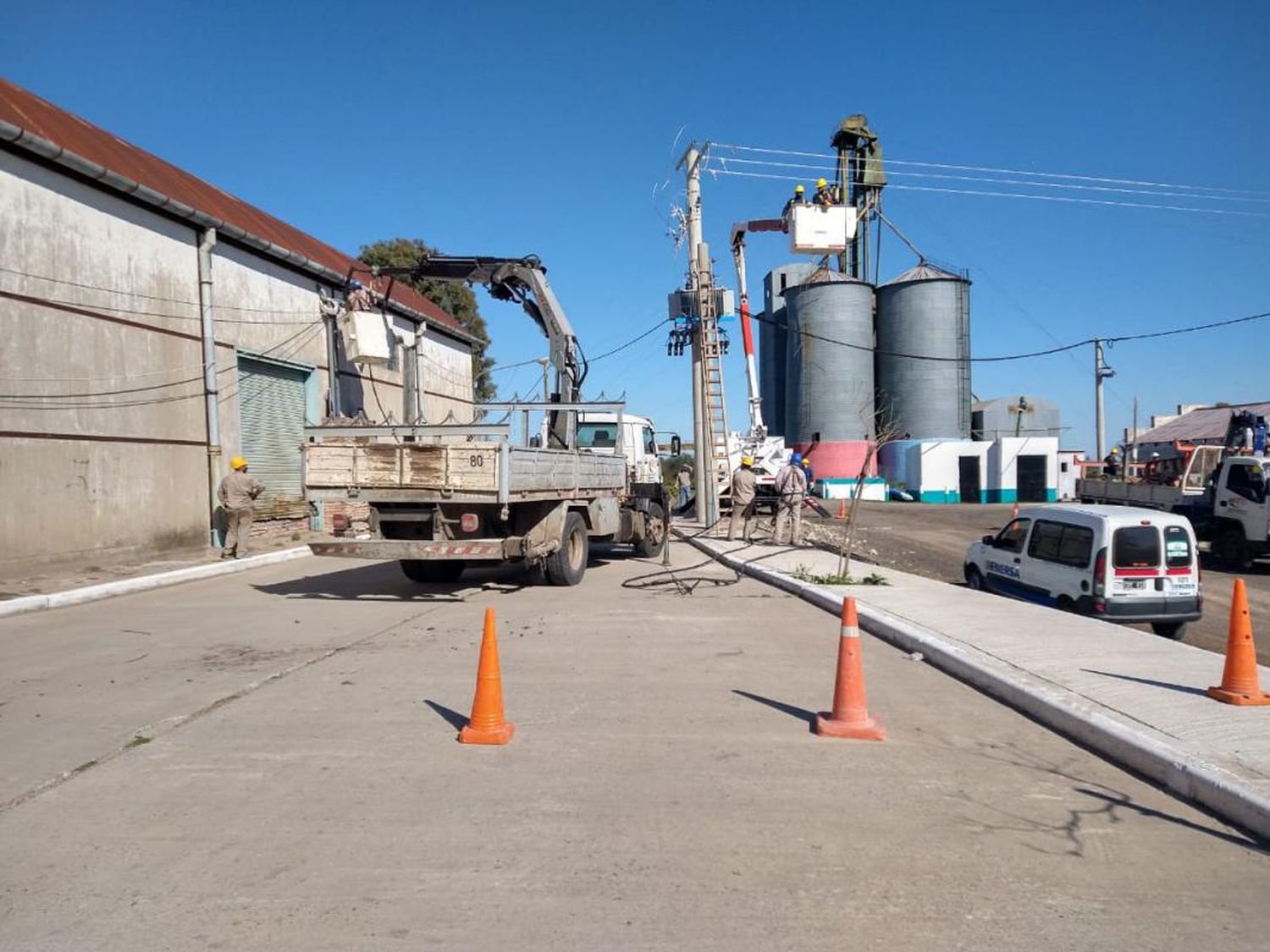 Trabajos de energía en Puerto Ruiz