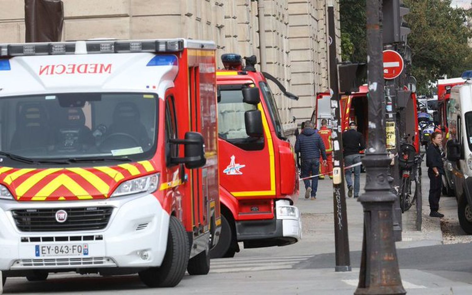 Un policía se volvió loco en París y mató a cuatro compañeros en la Jefatura