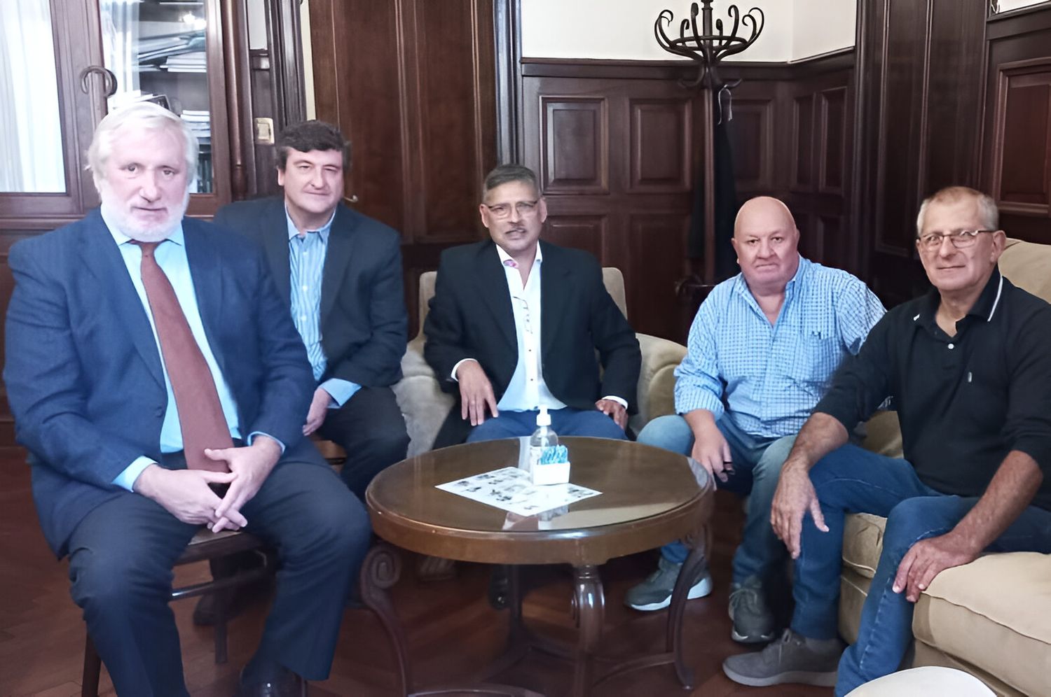 El procurador Julio Contegrand recibió a Gutiérrez, Biscia y Bianchi, representantes de comerciantes de San Pedro.
