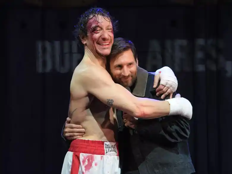 Messi fue a ver Rocky, la obra de teatro de Nicolás Vázquez, y habló ante el público, que lo ovacionó