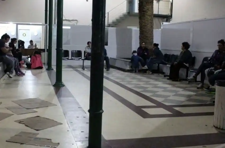 Preocupación por el aumento de pacientes que emigran al sector público porque perdieron la obra social