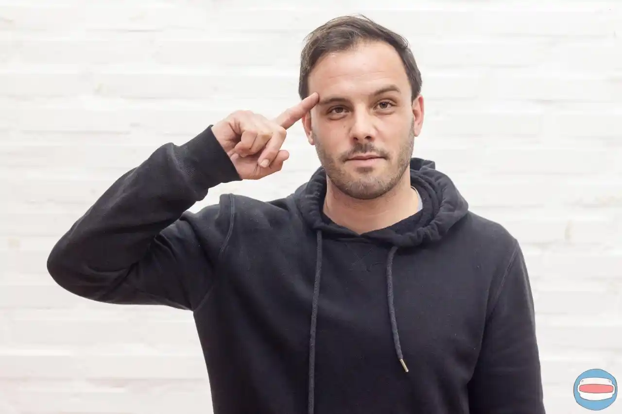 Es de Lavallol y creó una innovadora plataforma de realidad aumentada que busca cambiar la forma de educar