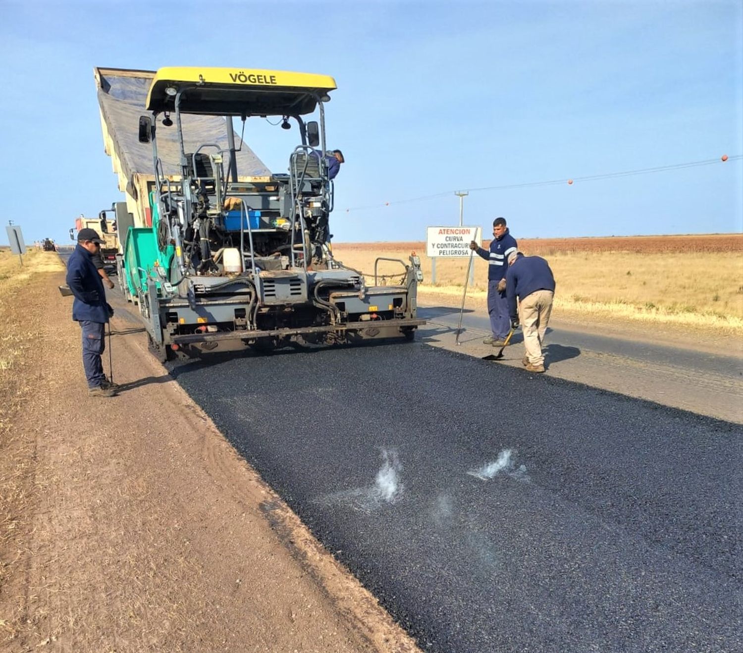 Bache y repavimentación en ruta 7 entre Castellanos y Rufino.