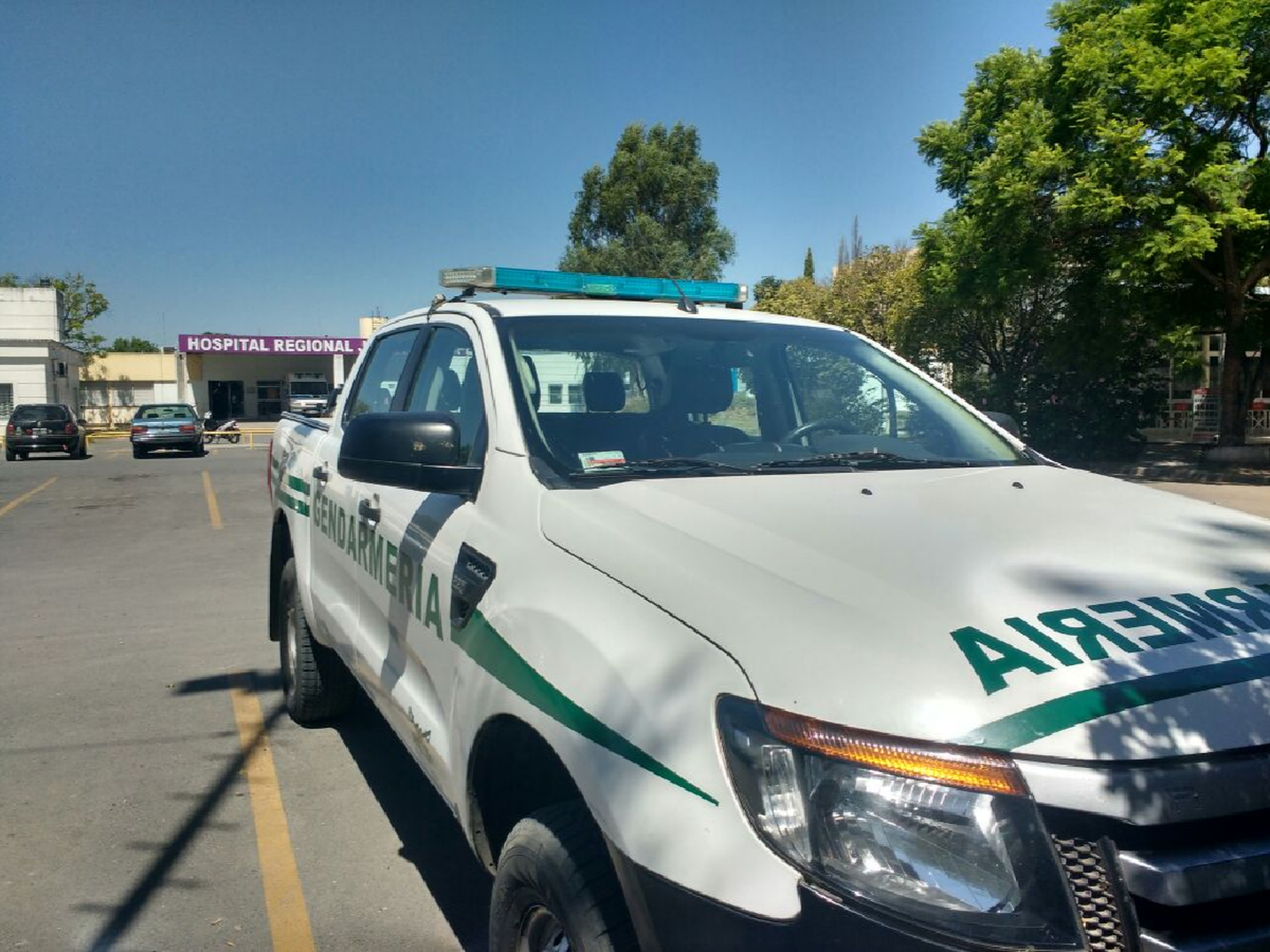 Los policías baleados son custodiados por Gendarmería en el Hospital 