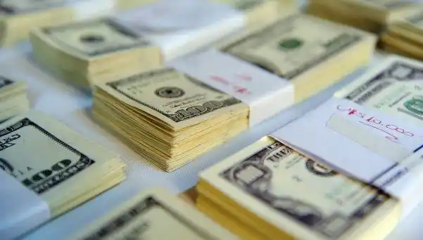 ¿Qué es el "dólar futuro", la operación que complica a Cristina Kirchner?