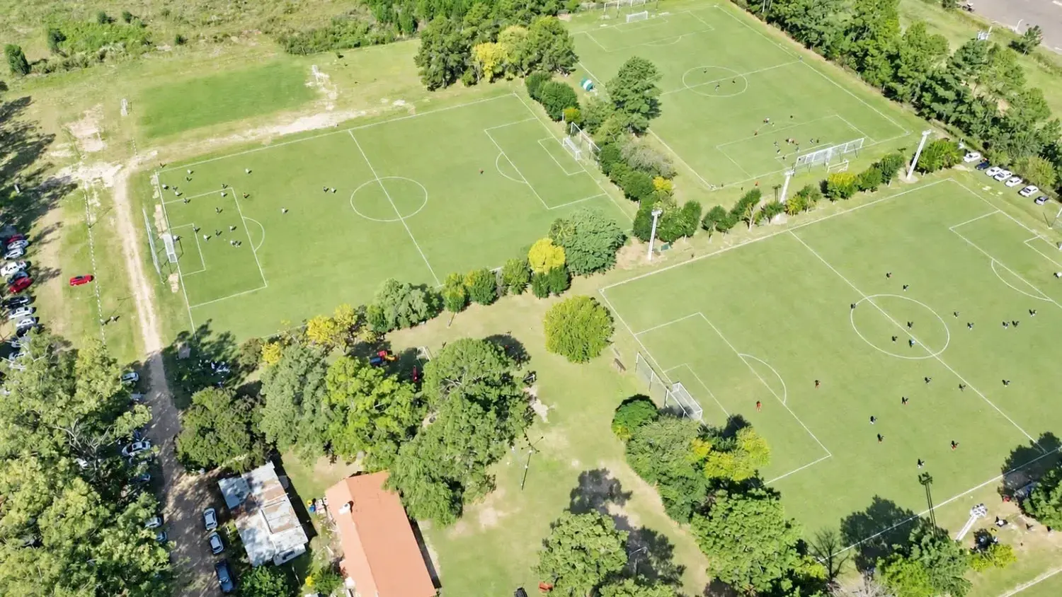 El Club Profesionales Universitarios fortalece la competencia y suma mejoras en su predio