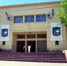 “No al cierre de los profesorados”: alerta por posibles ajustes en
carreras de la Escuela Normal