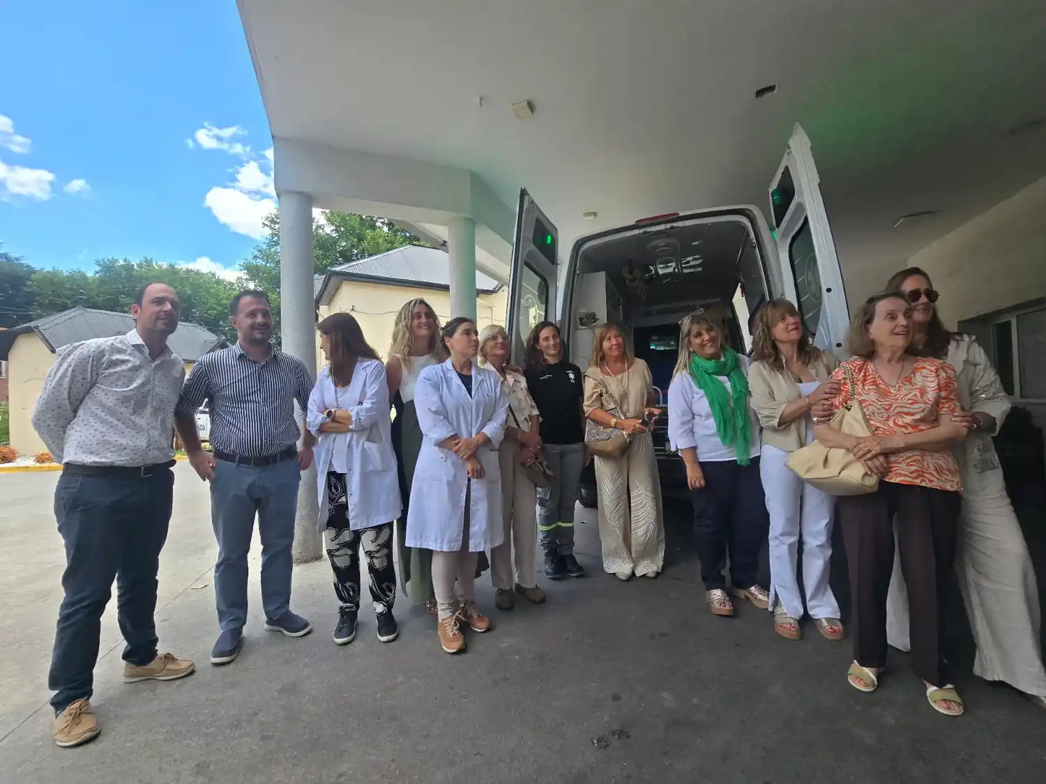 Donaron equipamiento para las ambulancias.