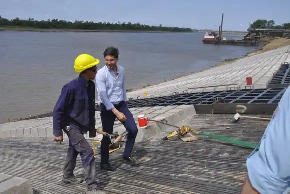 Pullaro recorrió las obras de protección contra las inundaciones