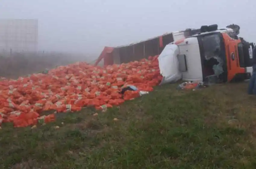 Un joven murió tras chocar con un camión