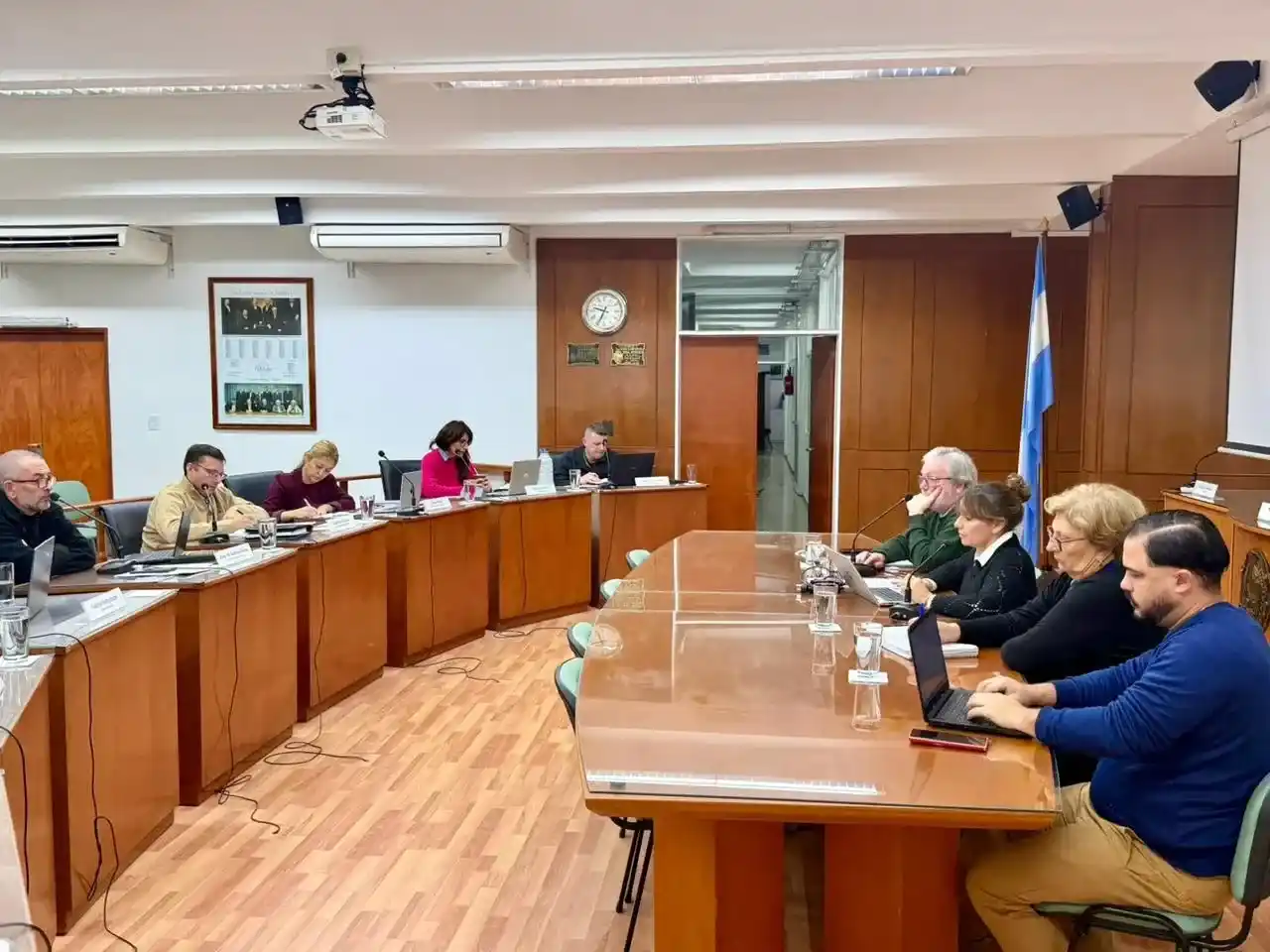 Concejales y Bravino abordaron el tema de los tributos municipales