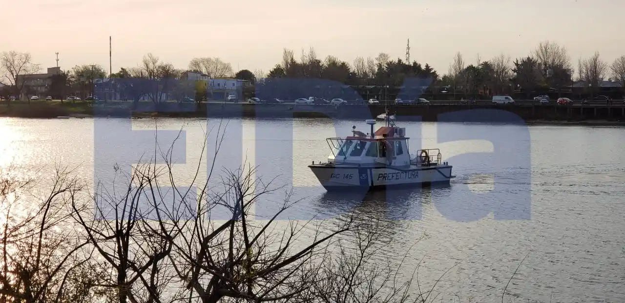 La víctima encontrada en el agua es un hombre, pero aún no es identificado