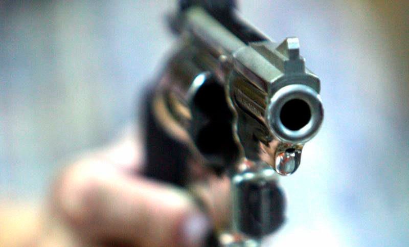 Un llamado al 911 alertó a la policía sobre un herido por arma de fuego