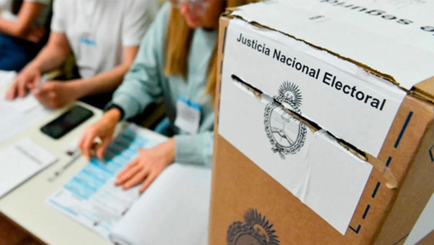 Milei envió los proyectos para eliminar las PASO y cambiar el financiamiento de los partidos políticos