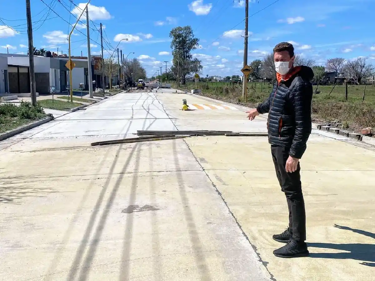 Con habilitaciones parciales, avanza la pavimentación en barrio 20 de Junio