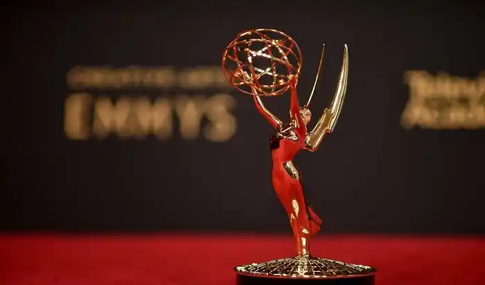 Premios Emmy posponen su ceremonia para el 2024 por huelgas en Hollywood