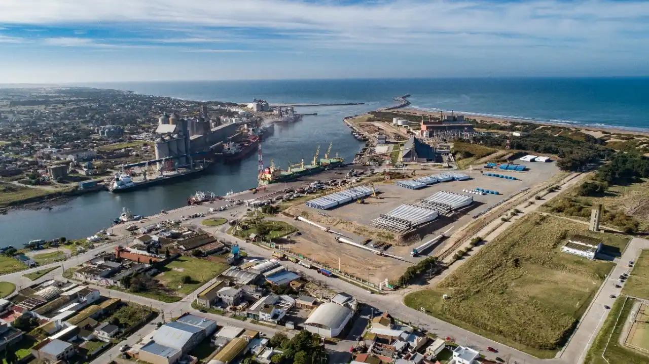 Puerto Quequén inaugura sistema lumínico