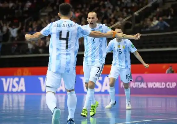 La Selección Argentina pasó a Rusia en los penales y jugará con Brasil en semifinales
