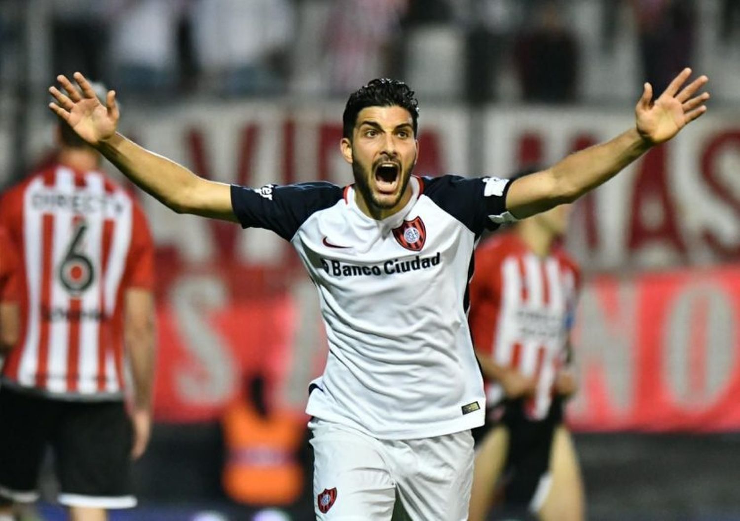 San Lorenzo venció a Estudiantes con holgura