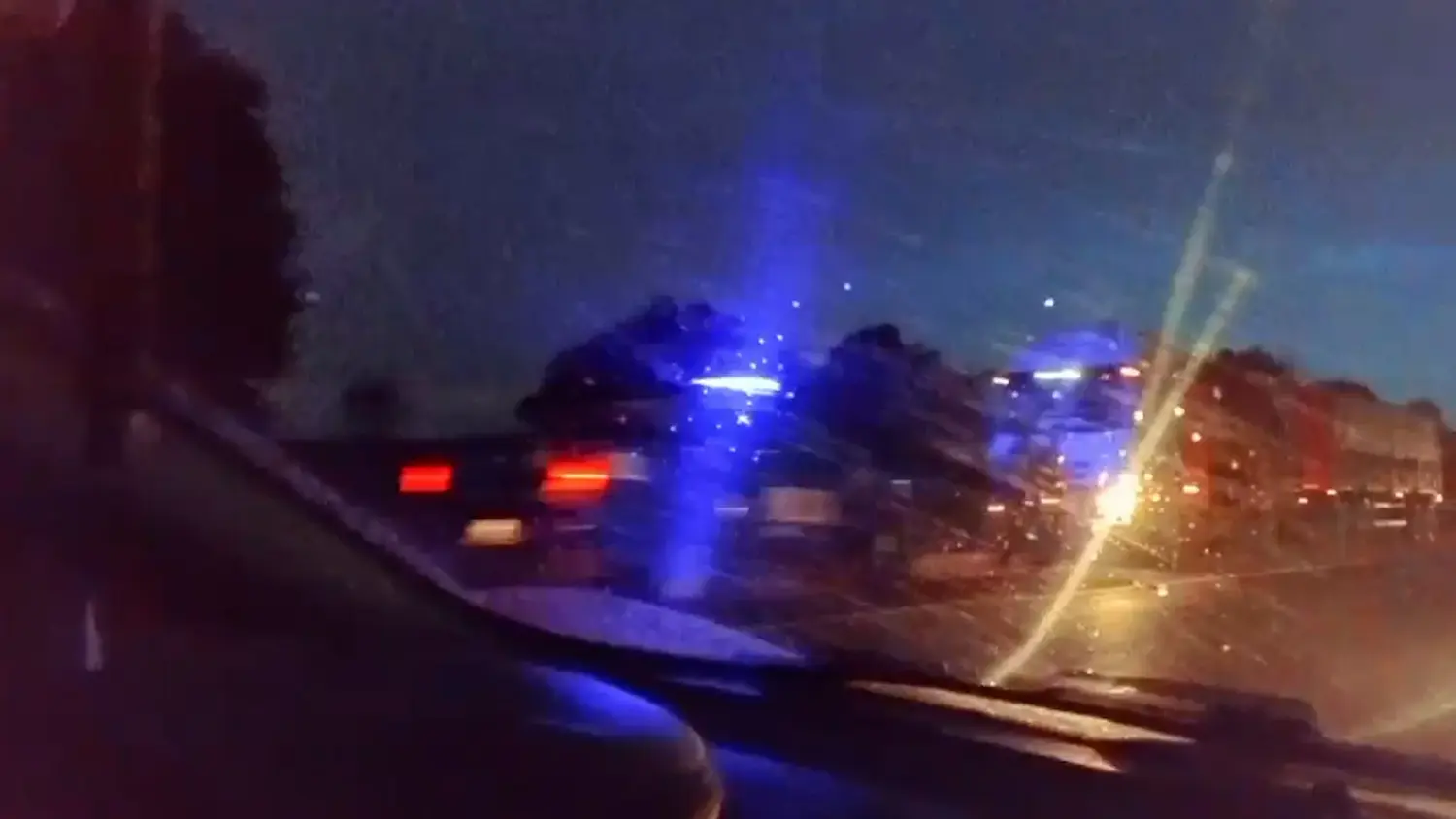 Circular con precaución: un camión quedó detenido al costado de la Ruta Nacional 34