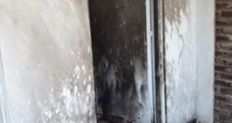 Denuncia que le quisieron quemar la casa