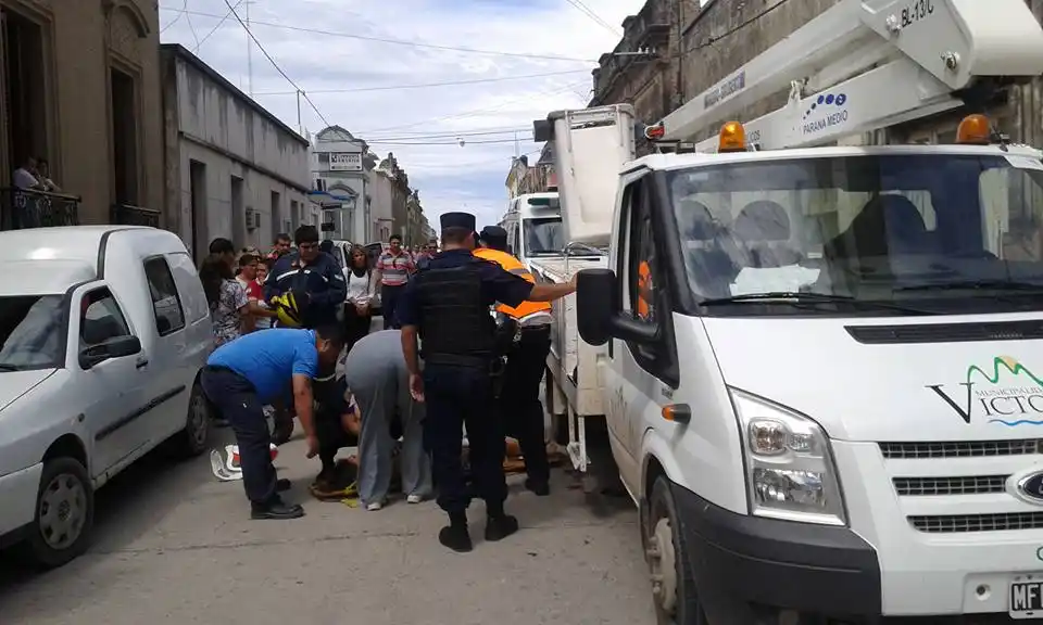 Murió una joven motociclista en Victoria