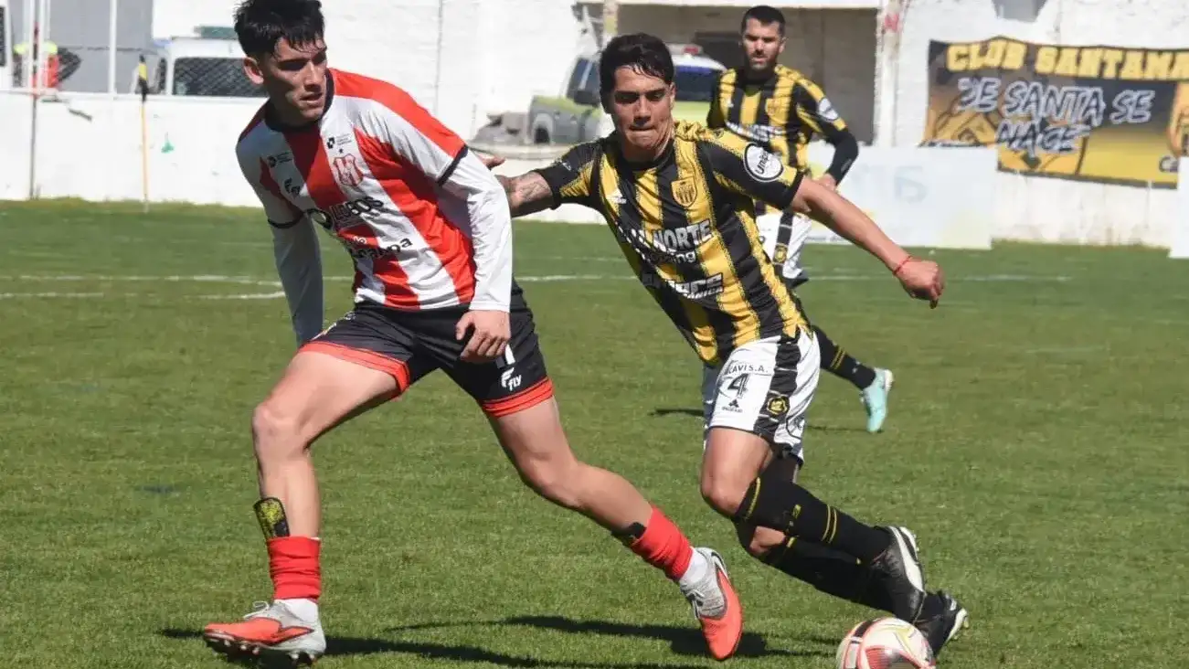 Di Carlo, en la marca durante el partido de Santamarina frente a Costa Brava.