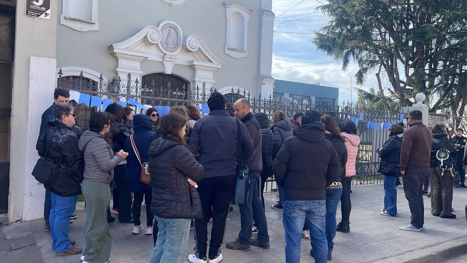 Sigue el conflicto en Begoña: hay nuevas pautas para retirar a los alumnos