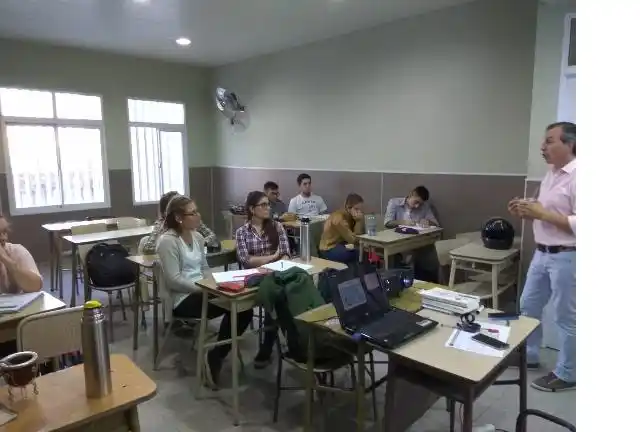 CODEGU capacita en emprendedorismo a estudiantes secundarios, terciarios y universitarios