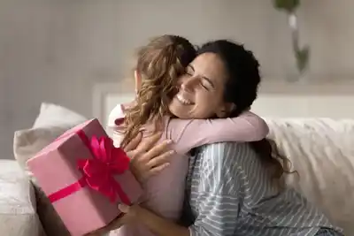 Sugerencias para regalar este domingo a las madres en su día