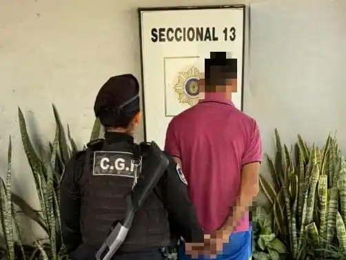 El sujeto fue aprehendido y trasladado a la Seccional 13ra.