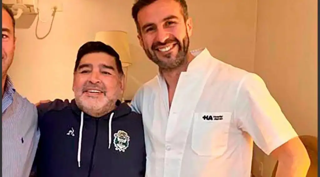 Causa Maradona: Imputan al médico Luque de "homicidio culposo" y allanan su casa
