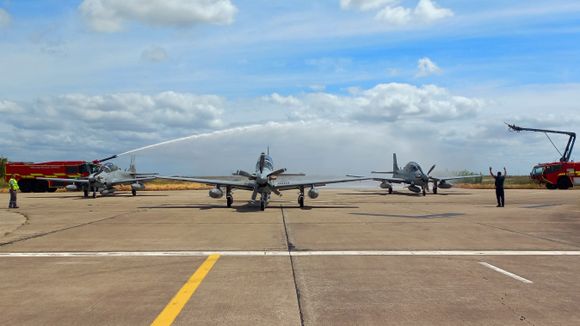 Aterrizan en OGMA los primeros A-29N Super Tucano para Portugal, cliente de lanzamiento de la variante OTAN