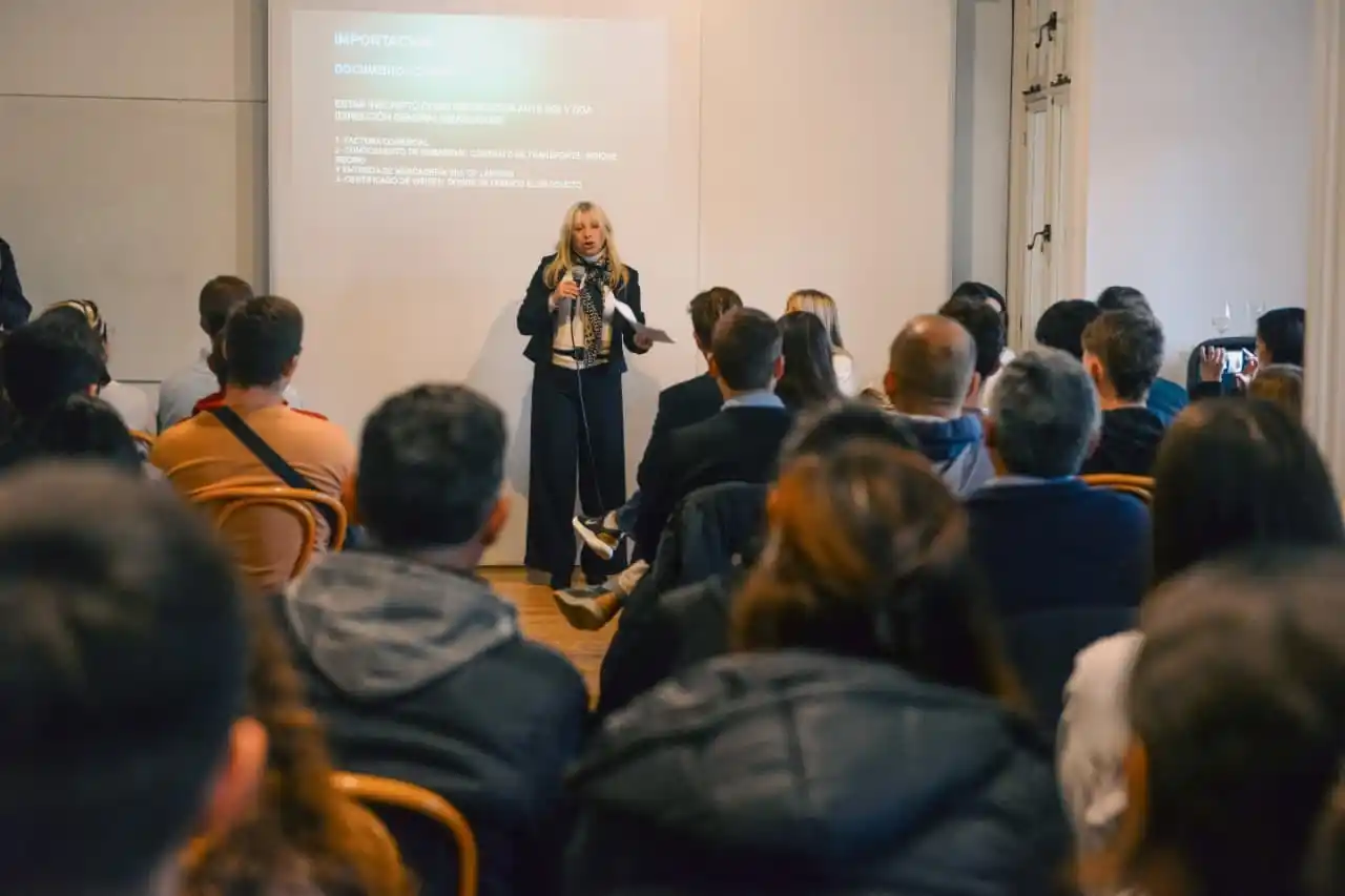 La charla orientada a brindar herramientas e información sobre las nuevas oportunidades comerciales que surgen a partir de este tratado internacional.