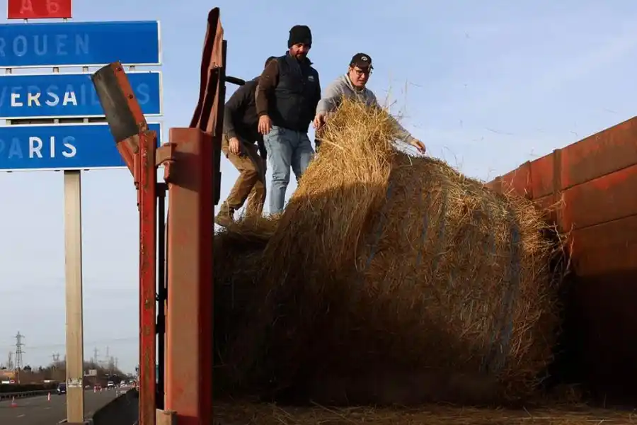 La manifestación de los trabajadores rurales denuncia la caída de los ingresos y las bajas pensiones. Foto: AFP / NA
