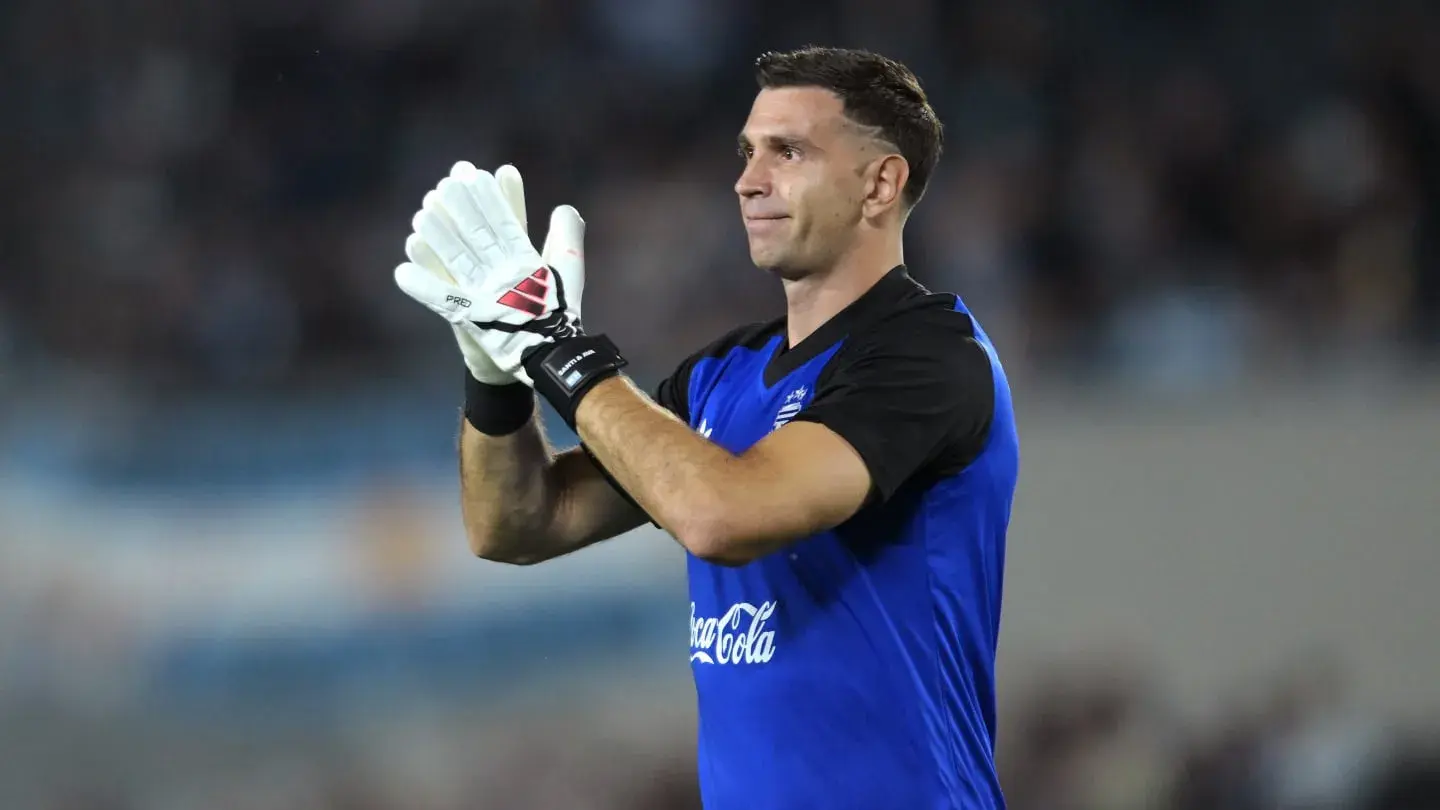 Emiliano Dibu Martínez explicó por qué no volverá a jugar en el fútbol argentino