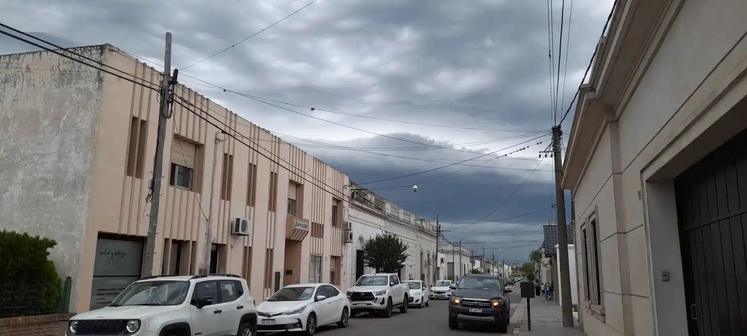 Doble alerta por tormentas para Gualeguay: a qué hora llueve